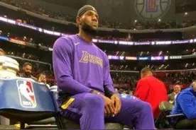 NBA球星的大牌粉丝：詹姆斯蕾哈娜、哈登碧昂丝，杜兰特：我呢？图片
