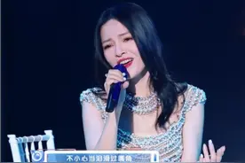 晚会明星状态大翻车：张韶涵瘦脱相，黎明显老，成龙脸上皱纹多图片