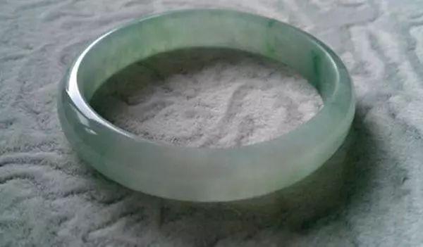 翡翠的优化处理及其鉴定特征，收藏备查