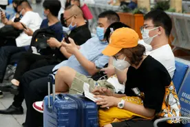 铁路部门提出新规定，60岁以上老人坐车，可享受以下3项福利图片