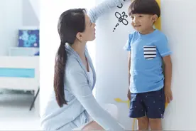 2021年最新儿童身高标准表，能达标的娃不容易，你家娃达标了吗图片