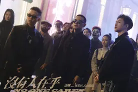 汪峰新歌被吐槽太难听，封面还涉嫌抄袭？图片