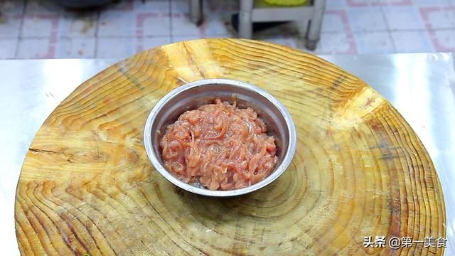 大厨教你做正宗的鱼香肉丝，常见的食材，全程细致的解说