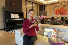 吉娜挺大孕肚拍广告，被称拼命三娘，真正为你拼命的人你却看不见图片