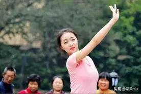 女人经常跳广场舞对身心有益吗？图片