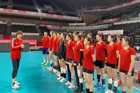 五局比赛五套阵容，中国女排是真不怕战术泄密啊图片