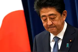 3个坏消息，安倍遭调查，东京奥运裁判确诊，日本天皇无缘闭幕式图片