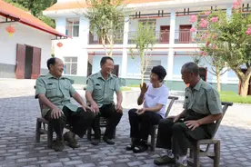 60岁的她依然满头黑发，背后的原因竟让人心疼图片