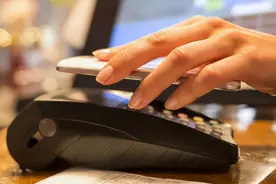 吃空饷、收受消费款50余万，喜茶北京一管理这次栽了图片