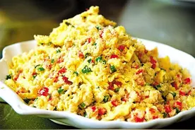 咸蛋黄炒霉豆渣（湖南邵阳市湘里人家酒店特色风味菜品）图片