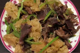 国庆中秋家宴餐桌上的炒菜：爆炒鸭胗图片