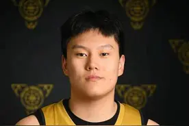 中国篮球未来的希望，双子星闪耀美利坚图片