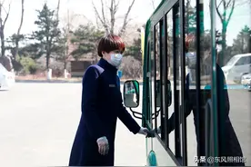美女网上卖墓地，职业、专业，活用“小视频”图片