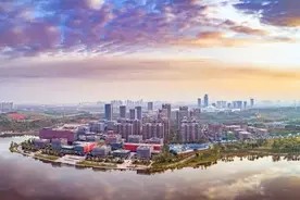 天府新区哪里最撩？来，与她合个影吧图片