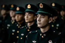 杨洋、李易峰、朱一龙……男演员穿军装的样子，帅得合不拢腿图片