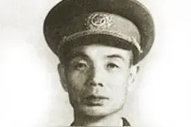 陕北红军走出的开国中将，毛主席手把手教他游击战术，兰州军区首任司令员图片