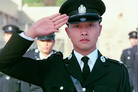 电梯战神黄政民，踏上神坛那一刻就没想过要下来图片