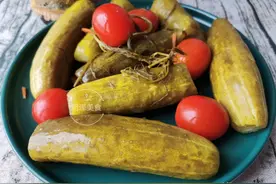 做俄式酸黄瓜，里面不加一滴醋，黄瓜酸脆味道纯正图片