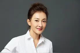 著名演员牛莉：曾是花样游泳、射击冠军，嫁普通丈夫很知足图片