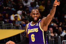 若字母哥都只算巨星，那NBA现役谁又是超巨？满打满算就3人图片