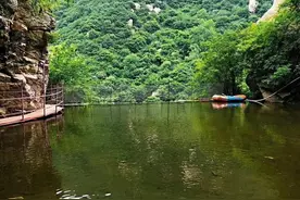 陕西唯一由农民企业家建的景区，瀑布高水量大，有秦岭最长滑梯图片