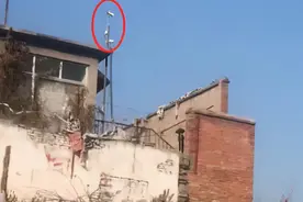 山东“硬核”钉子户，为抵抗拆迁，自行安装摄像头、增设隔离带图片