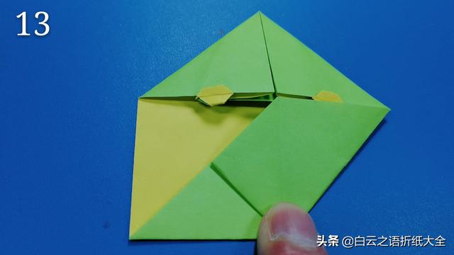 折一个酷酷的奥特曼给孩子玩吧，小孩子很喜欢哦