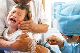 宝宝打针各种名场面来袭，前后对比太强烈，你家的娃是不是这样图片