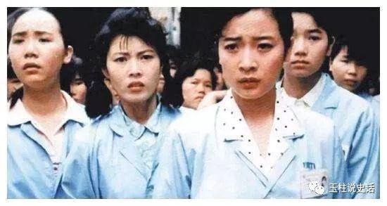 村里有个姑娘叫小芳