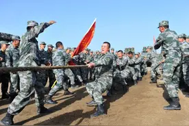Get起来！看看兵哥哥野外驻训都在干些啥图片