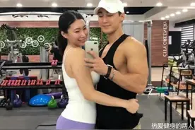 42岁阿姨风韵犹存，倒追“小鲜肉”修成正果，如今顺利生下双胞胎图片