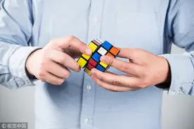 孩子为什么愿意自学玩魔方？图片
