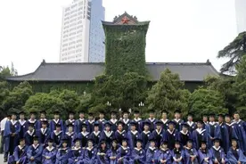学医虽然很辛苦、毕业时间长、工作也很累，但我还是想劝你学医图片
