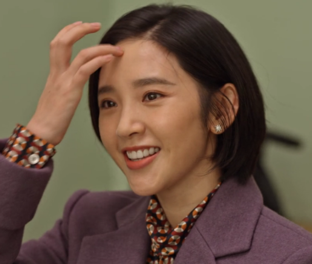 乔家大院中的女演员蒋勤勤--饰演--陆玉菡马伊琍--饰演--江雪瑛娟子