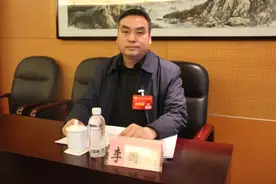 说到登顶珠峰，这个惯历风霜的陕西硬汉哽咽了图片