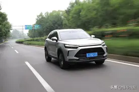 故事从“大”开始吗，试驾北京X7图片