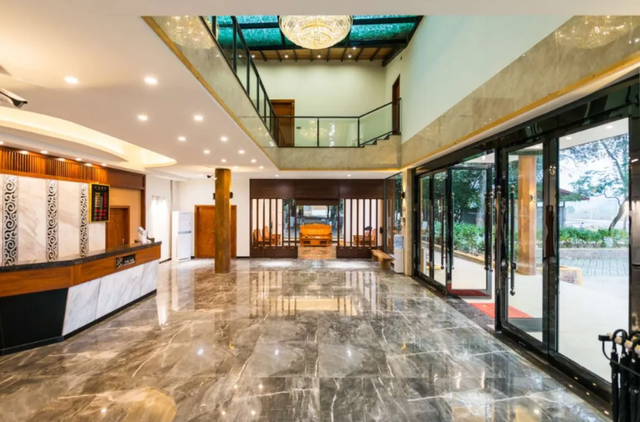 探秘洞天仙境！逃离城市，翻山越岭，来到山中小屋