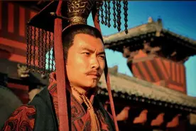 曹丕称帝时，官职最高的文臣、武将分别是谁？图片