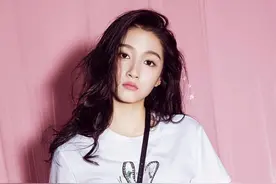 娱乐圈10大高辈演员，郭德纲管晓彤叫姑姑，李金斗见韩红毕恭毕敬图片