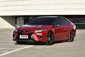 阿特兹2.5L蓝天尊崇版和凯美瑞2.5G豪华版，怎样选择好？图片