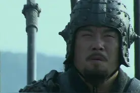 虎痴许褚敢单挑吕布，不怕张飞，为何唯独面对颜良却避而不战？图片