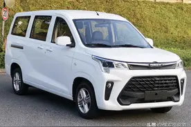 新车 | 五菱宏光PLUS新对手？可选8座，东风小康380实车曝光图片