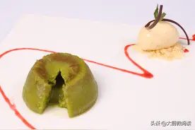 一口爆浆！红薯泥加菠菜汁做熔岩蛋糕，香软微甜、色如草原图片