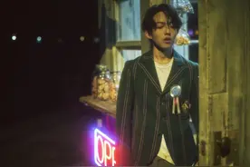 被邓紫棋骂渣男，却被爱妻捧手心，林宥嘉感情证明：女大三抱金砖图片