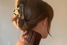 女人再懒，冬天也别披头散发！学下面潮人这样扎，时髦减龄显脸小图片