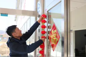 暖心！中兰铁路香山隧道把职工家属接到工地一块儿过年图片