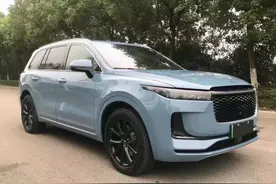 标配辅助驾驶系统，6座布局还有四座按摩，理想ONE车主聊用车感受图片