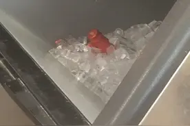 这种加冰块的可乐，请问你们还喝的下吗？图片