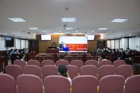 黑老大“龙哥”控制三家夜总会营收1.4亿元 一审获刑25年罚金5005万元图片