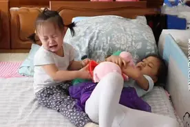 北京入赘女婿一家六口挤40㎡：渴望夫妻一间房，有个2㎡的厕所图片